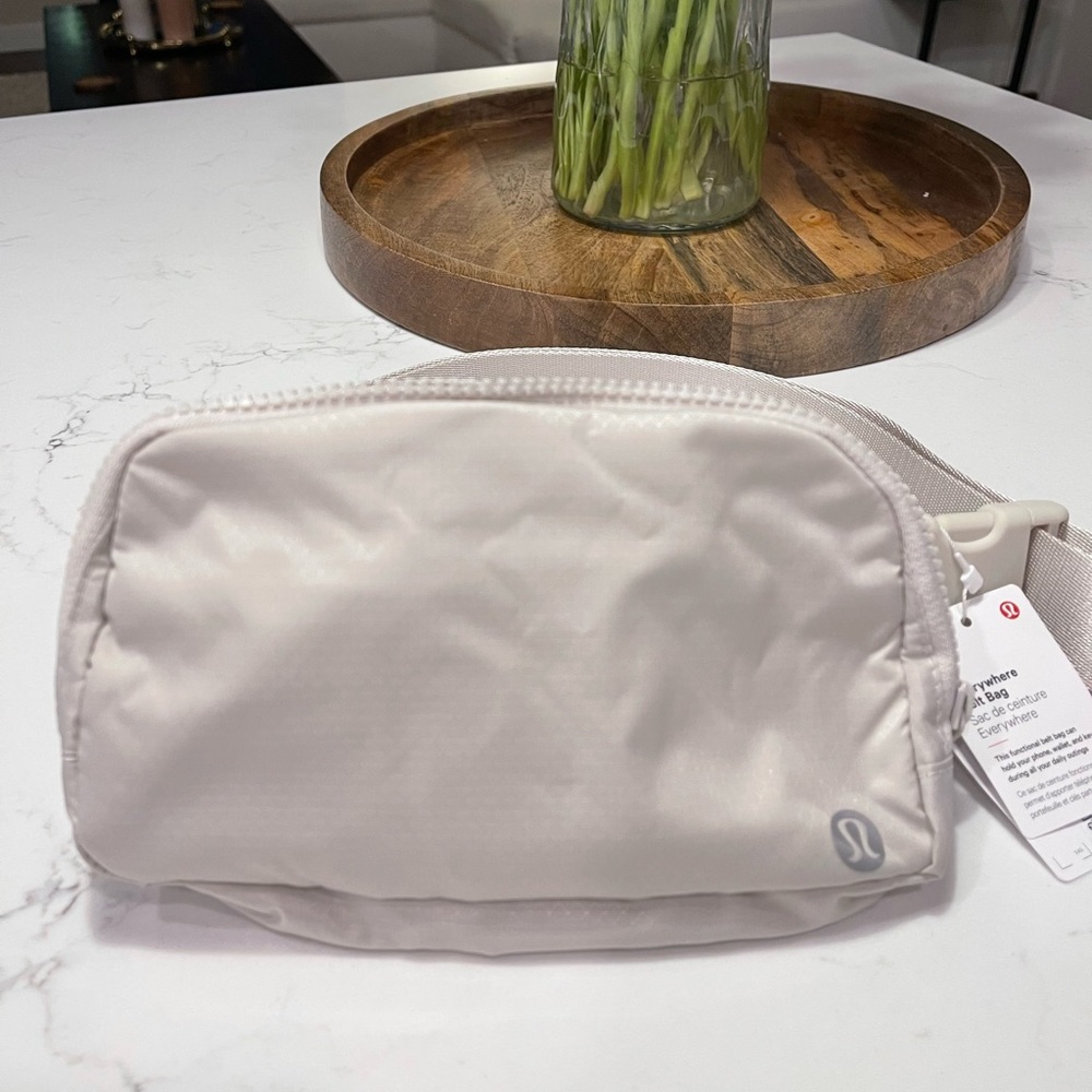 Lululemon Everywhere Belt Bag